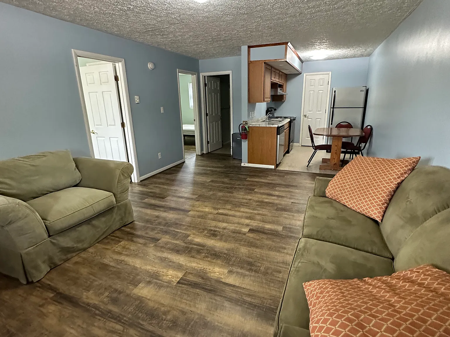 2 bed, 681 sqft, $825 — Photo 2