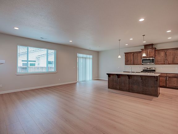 5th image of 4102 NE 186th St