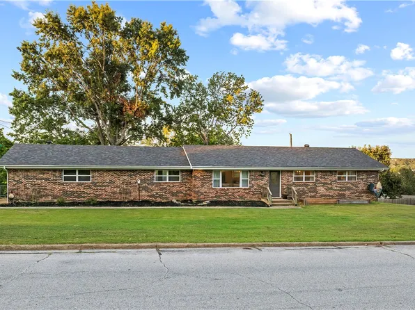 1223 Speer Dr, Harrison, AR 72601