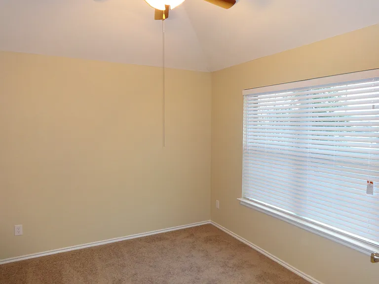 313 Woodridge Dr — Photo 7