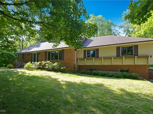 29420 Hidden Valley Dr, Orange, OH 44022