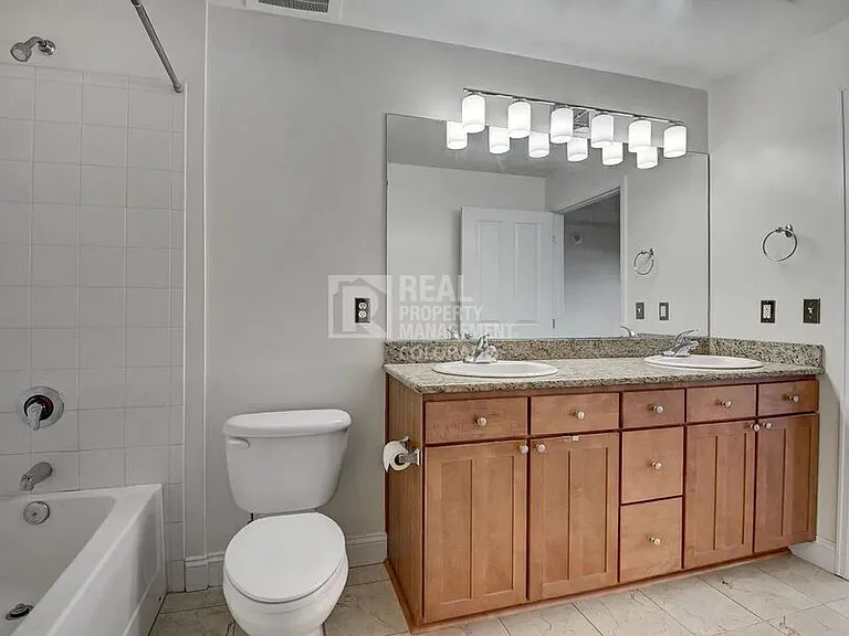 1950 N Logan St #302 — Photo 21