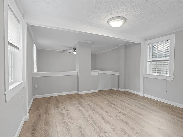 95B N Main St #B — Photo 8