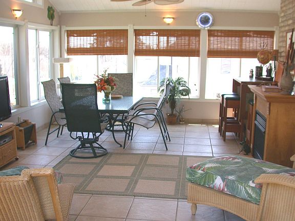 Window walls bathe Florida Rm. in sunshine