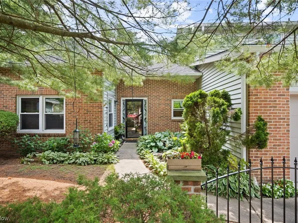 1750 Rock Hill Ln, Akron, OH 44313