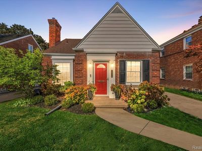 1914 Fleetwood Dr, Grosse Pointe Woods, MI, 48236