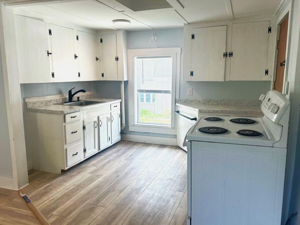 43 Main St #201