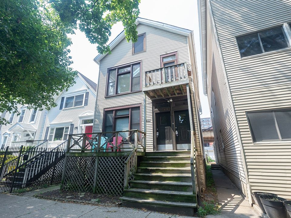 1st image of 2726 N Wilton Ave #2