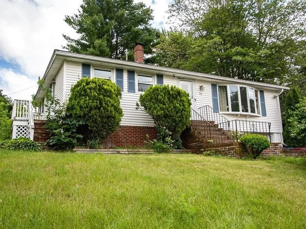 92 Chase Ave, Lowell, MA 01854
