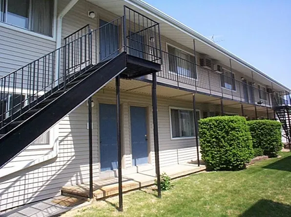 1012 Newton Rd, Iowa City, IA