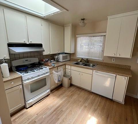 3rd image of 343 Whitclem Dr