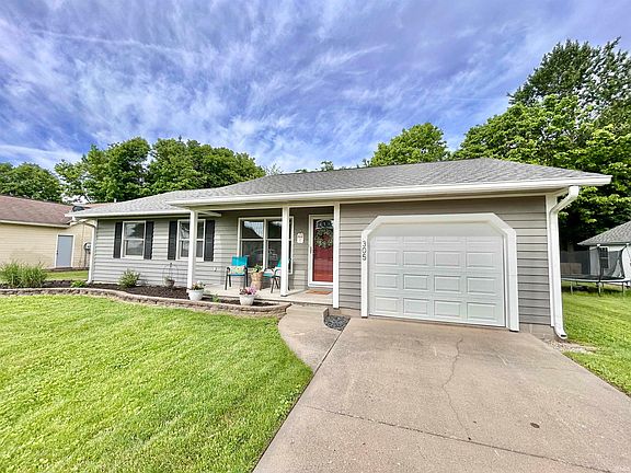 3rd image of 305 N Maude Dr W