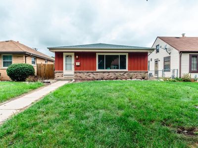 2233 South 107th STREET, West Allis, WI, 53227