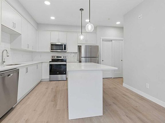 4th image of 655 N Shawnee Sq SW #312