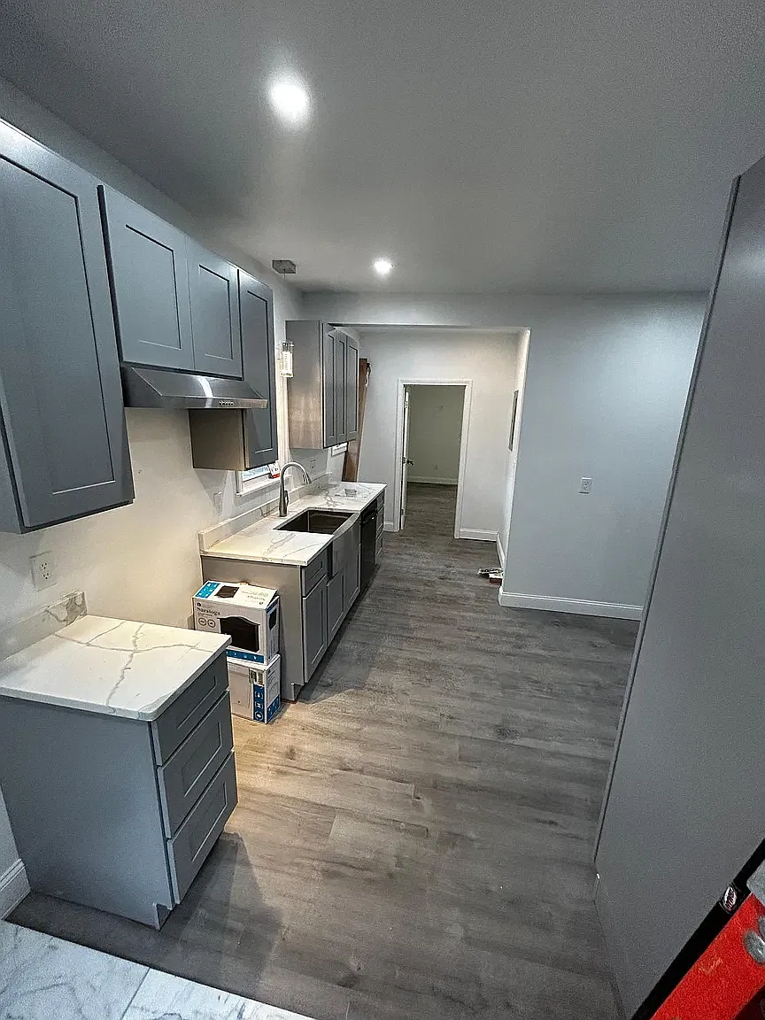 3 bed, 1100 sqft, $3,300 — Photo 2
