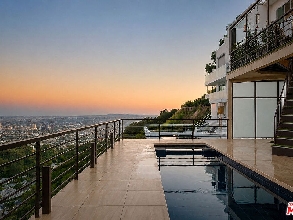 2189 Sunset Plaza Dr, Los Angeles, CA 90069 | MLS #26901741 | Zillow