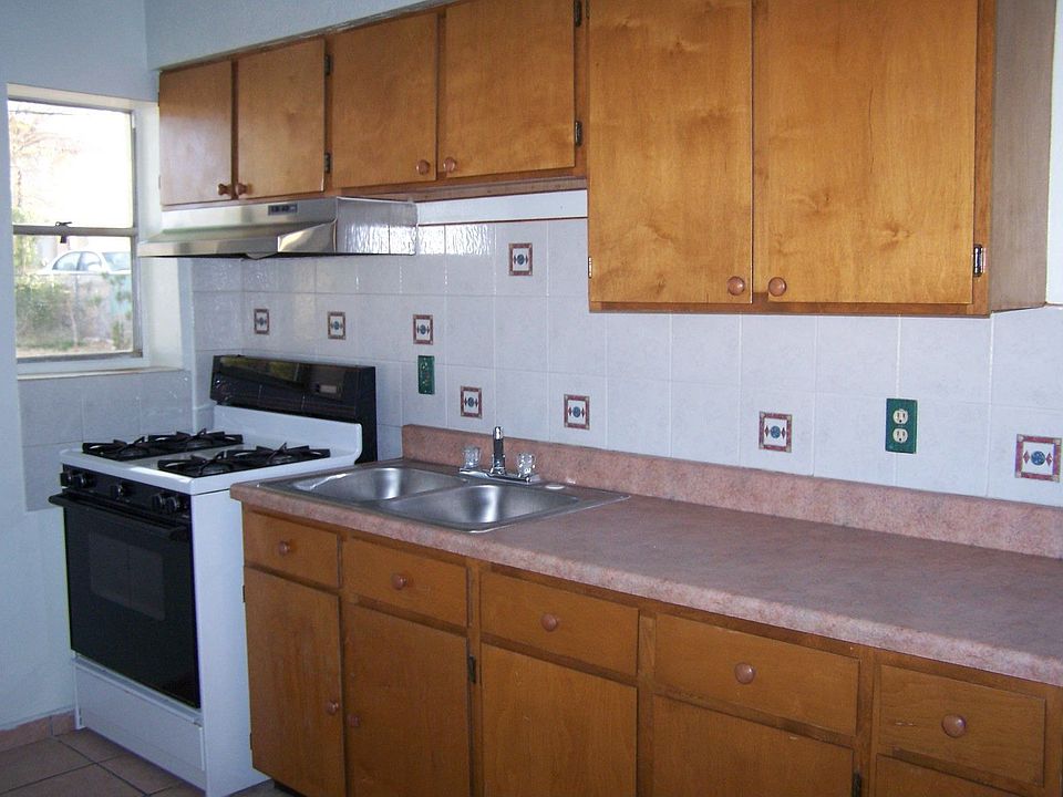 2nd image of 3432 Keltner Ave