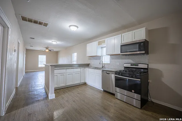 1731 Hays St — Photo 11