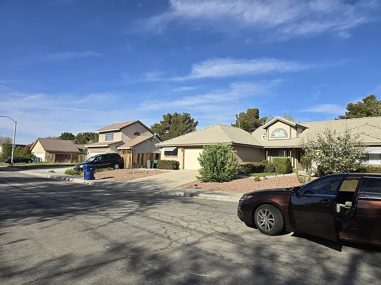 Acacia St — Photo 12