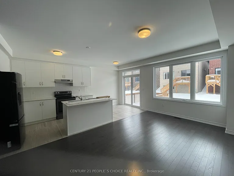 1471 Blackmore St — Photo 13