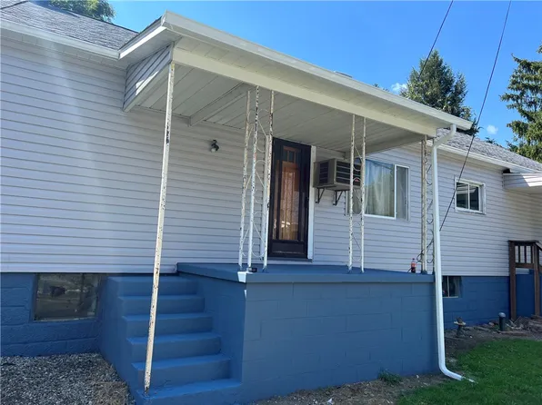 7 Daisy Ln, Daisytown, PA 15427