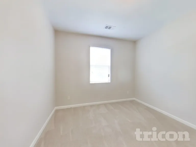 474 Lake Ridge Ln — Photo 12