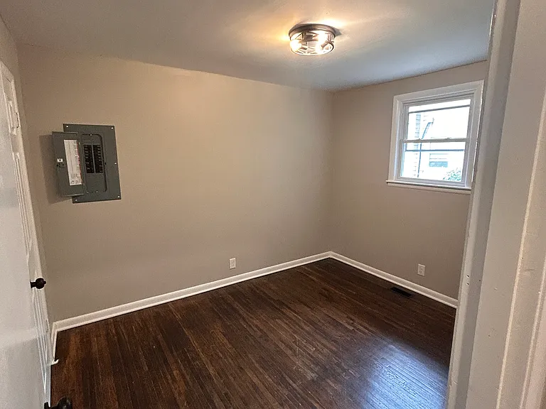 1205 Cline Ave #B — Photo 9