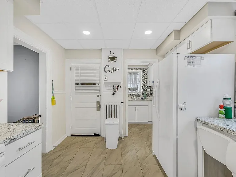 936 Moosic St — Photo 2