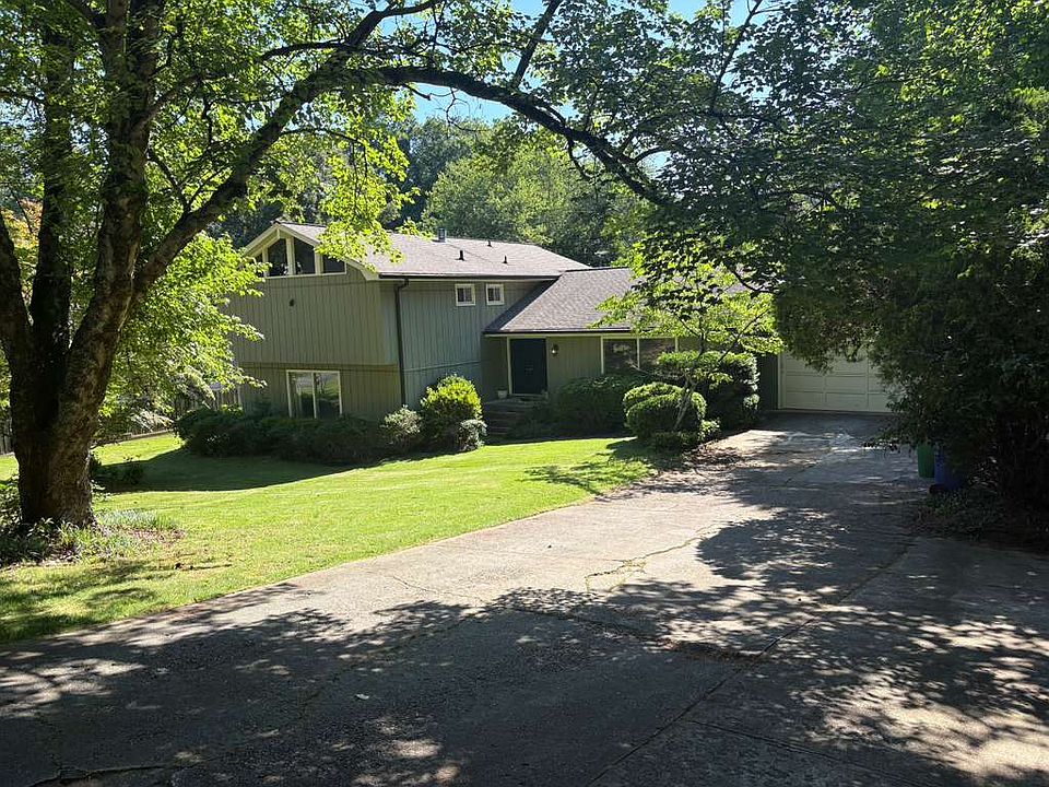 1st image of 1690 Manhasset Pl