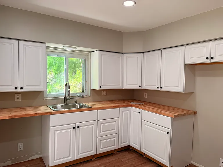 3921 Portman Ave — Photo 5