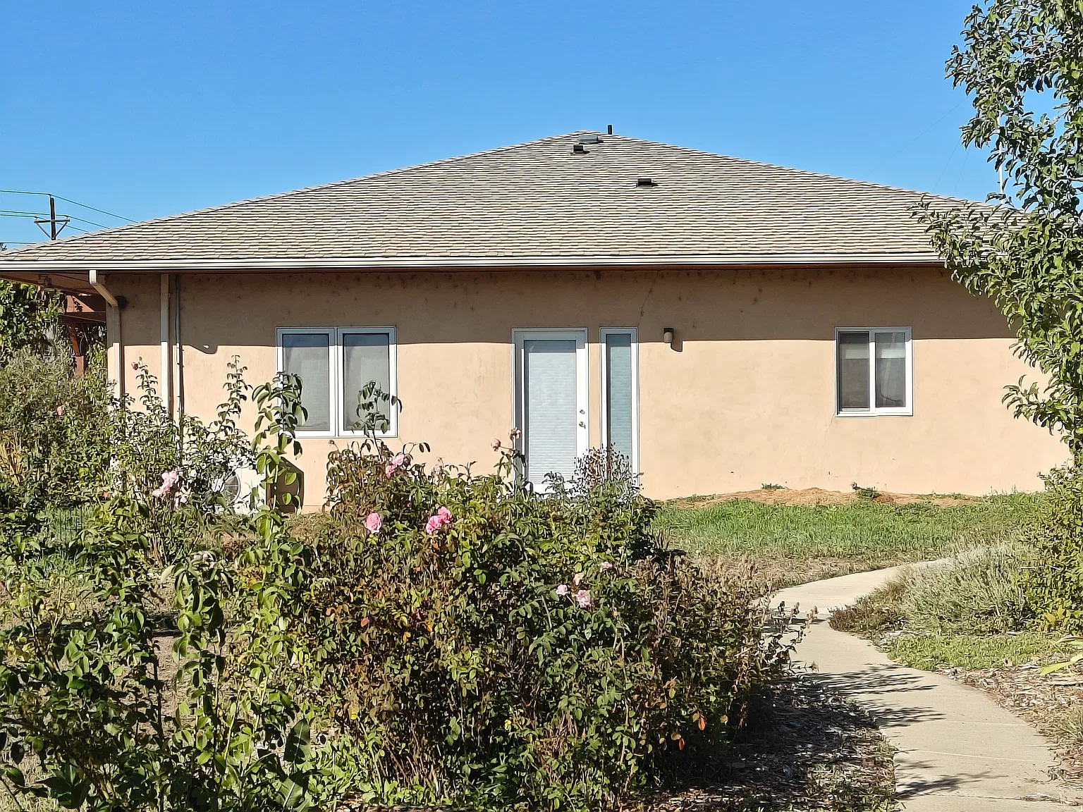 2 bed, 1700 sqft, $2,225 — Photo 3