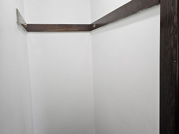 2nd image of 611 S 5th Ave