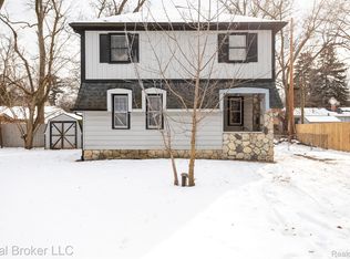 9201 Hutchins St, White Lake, MI