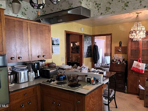 4th image of 10557 Water St