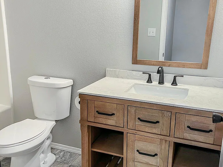 812 Victoria Ln — Photo 27