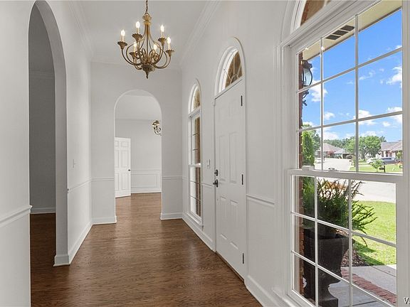 5th image of 941 Lynn Oaks St