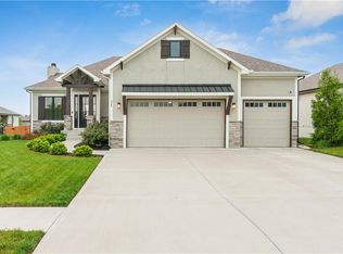 235 SW Eagles Ridge Dr, Blue Springs, MO 64014