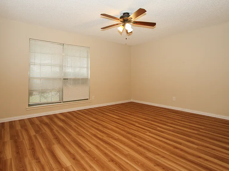 5301 Wooten Dr — Photo 7