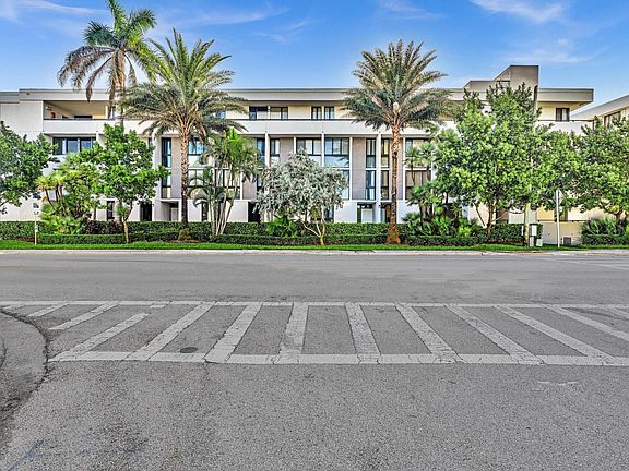 3rd image of 520 N Ocean Boulevard #18