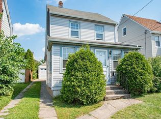 296 Marcellus Rd, Mineola, NY 11501