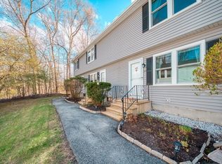 270 Sunderland Rd APT 23, Worcester, MA 01604
