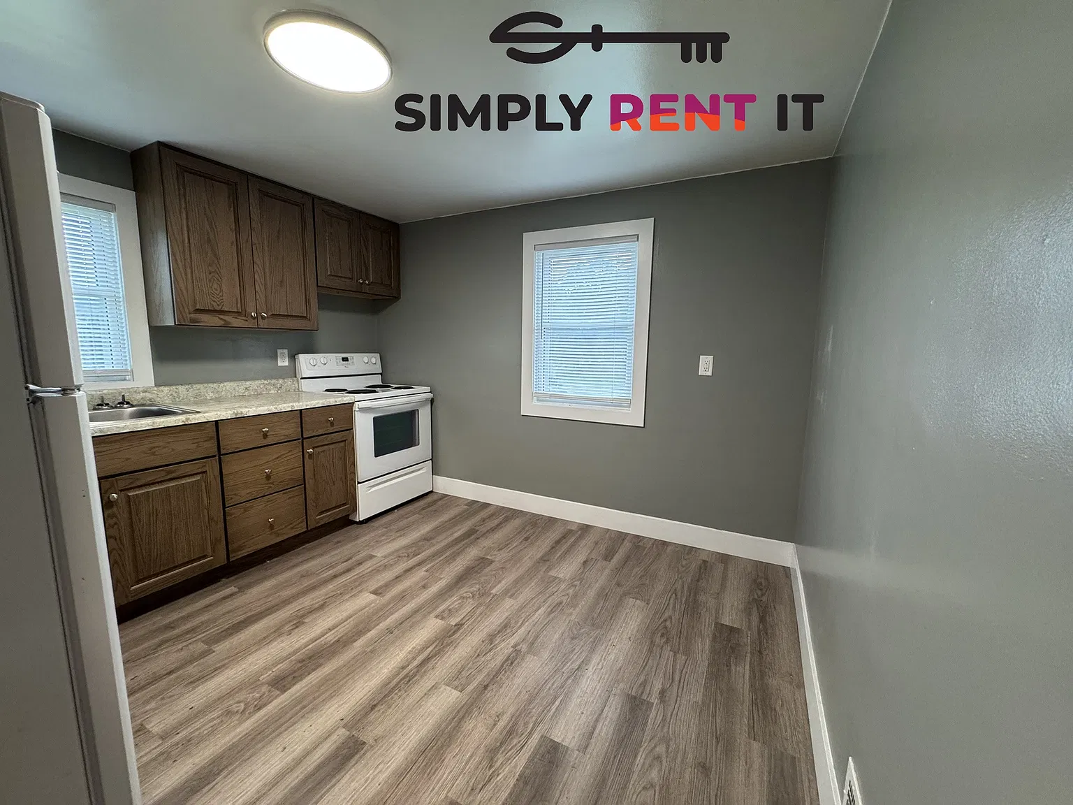 2 Bedroom Upper Level | On Campus | Free Parking | Aug 1 — Photo 3