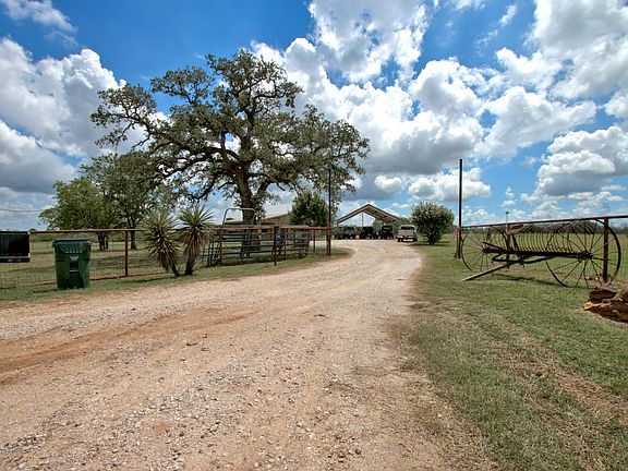 4th image of 525 Wilson Rd