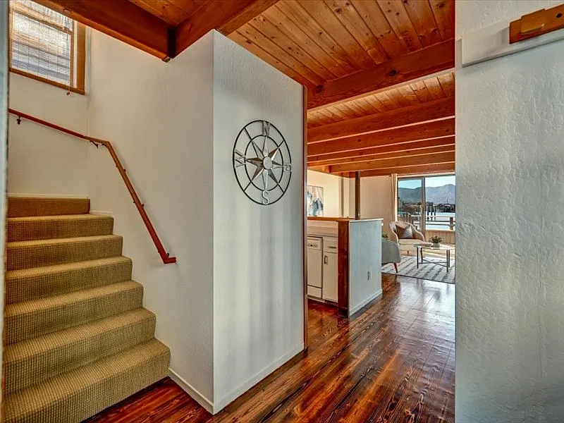3 bed, 1120 sqft, $5,500 — Photo 2