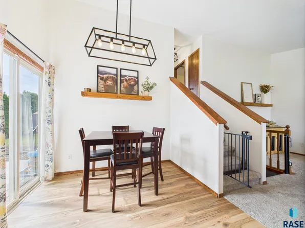 807 Chokecherry St, Harrisburg, SD 57032