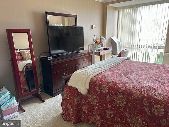 3rd image of 2401 Pennsylvania Ave APT 203