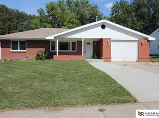 338 Shamrock Rd, Gretna, NE 68028