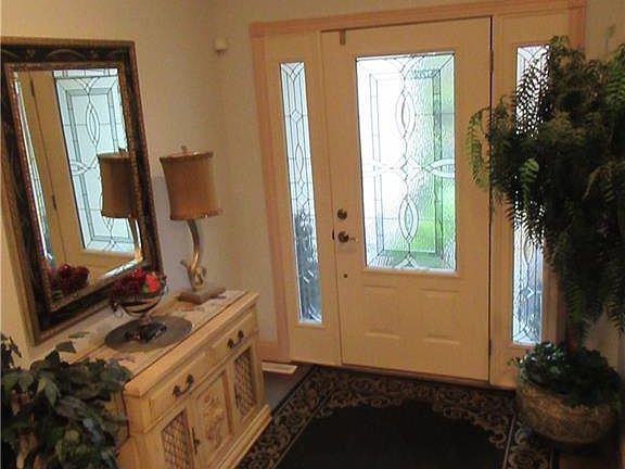 2nd image of 6866 Twin Oaks Ct