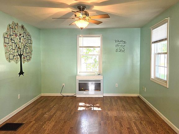 3rd image of 826 Somerset Street
