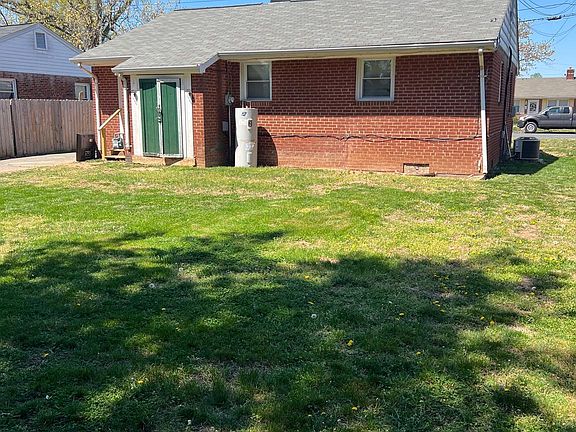 2nd image of 506 Woodford St